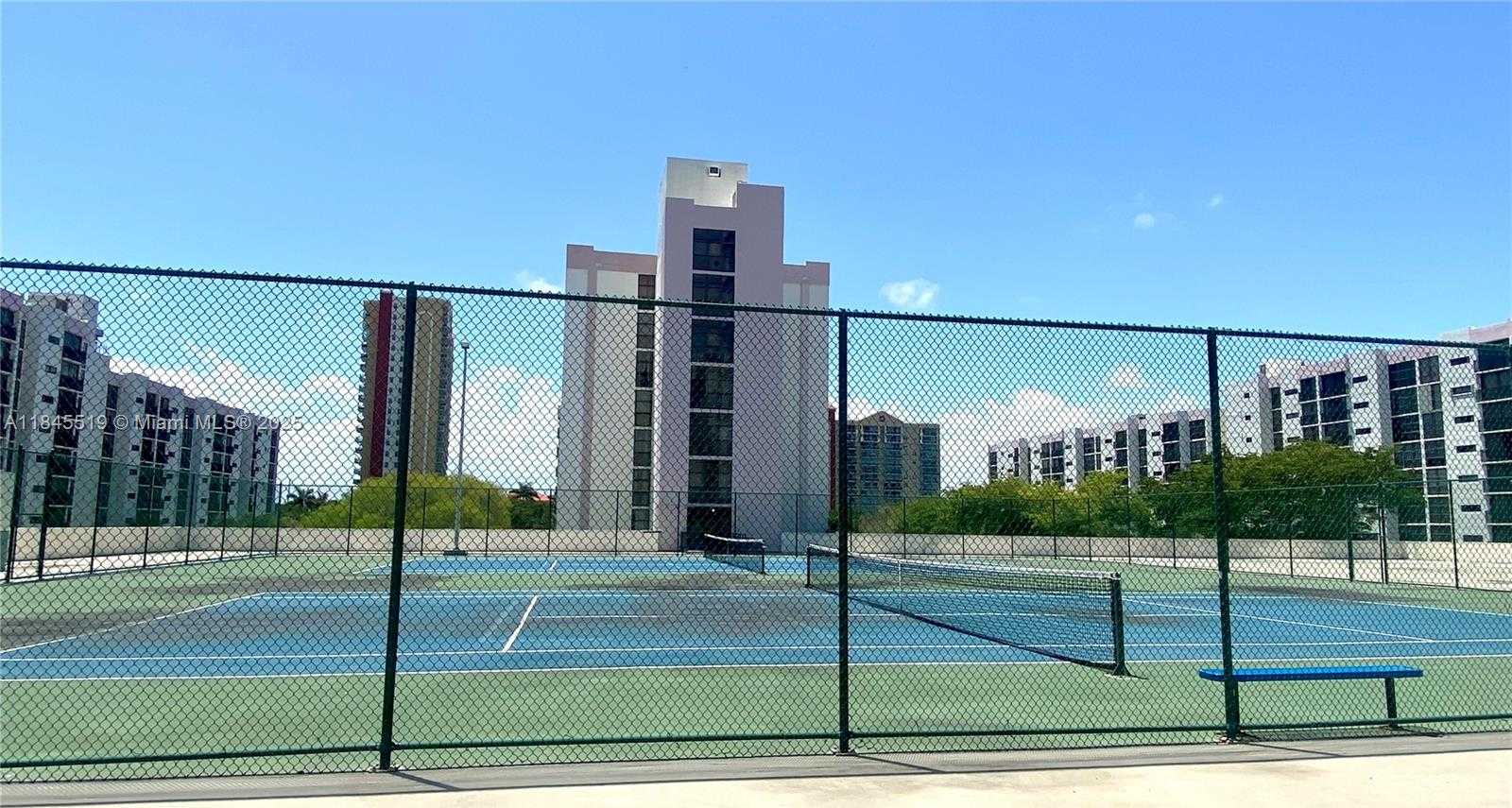Small Image of 16909 NORTH BAY RD #305, Sunny Isles Beach Number 24