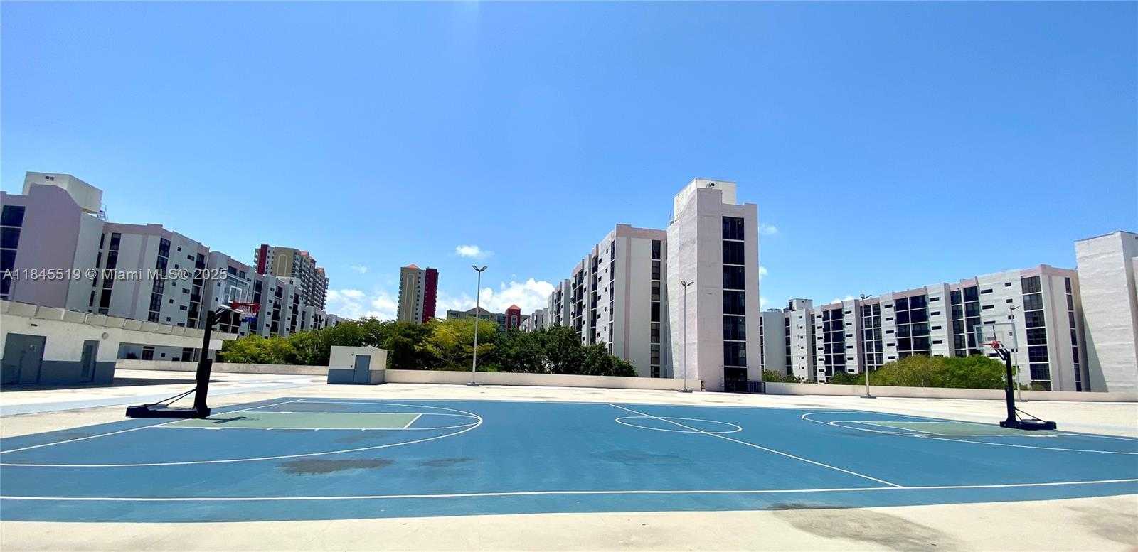 Small Image of 16909 NORTH BAY RD #305, Sunny Isles Beach Number 25