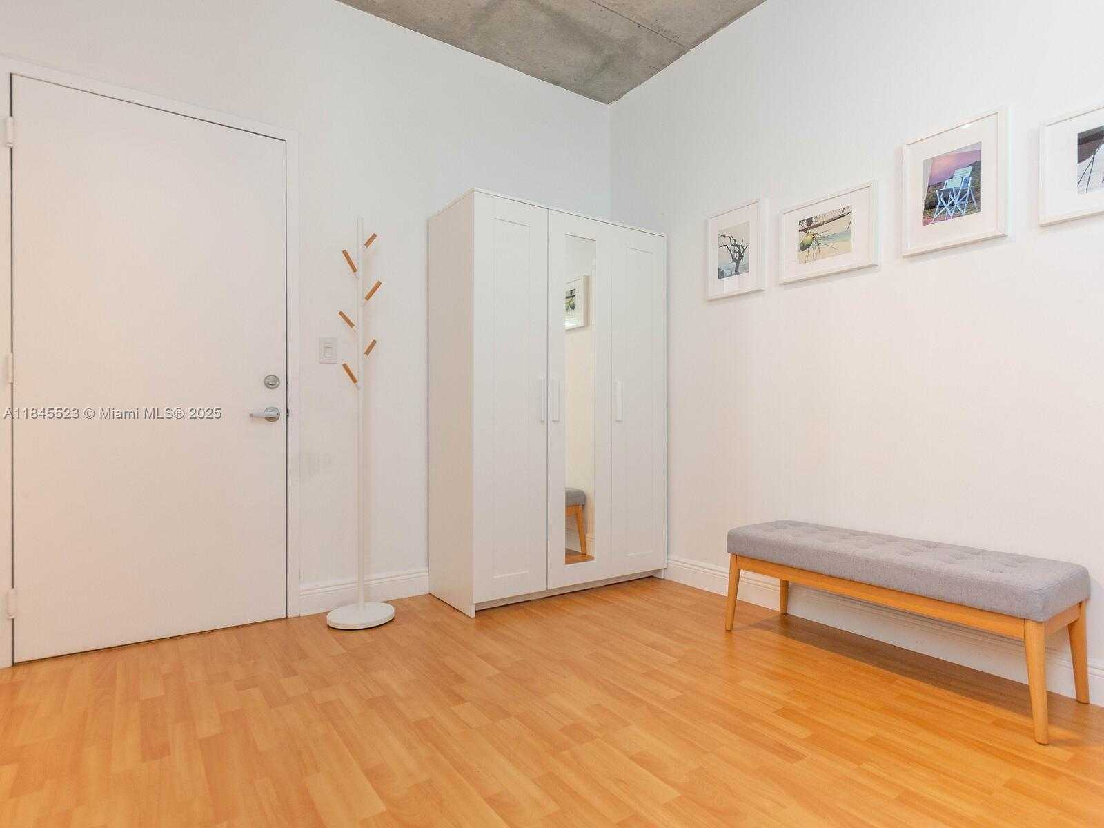 Small Image of 690 SOUTH WEST 1 CT #1127, Miami Number 11