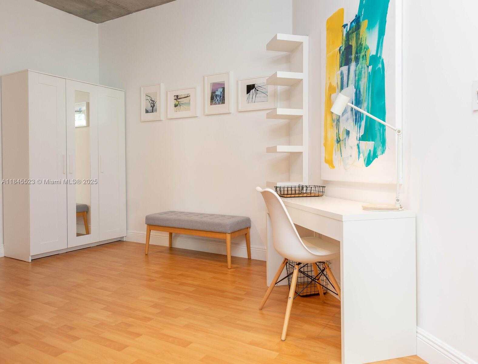 Small Image of 690 SOUTH WEST 1 CT #1127, Miami Number 13