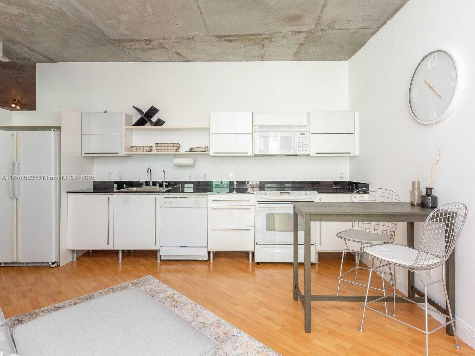 Small Image of 690 SOUTH WEST 1 CT #1127, Miami Number 22