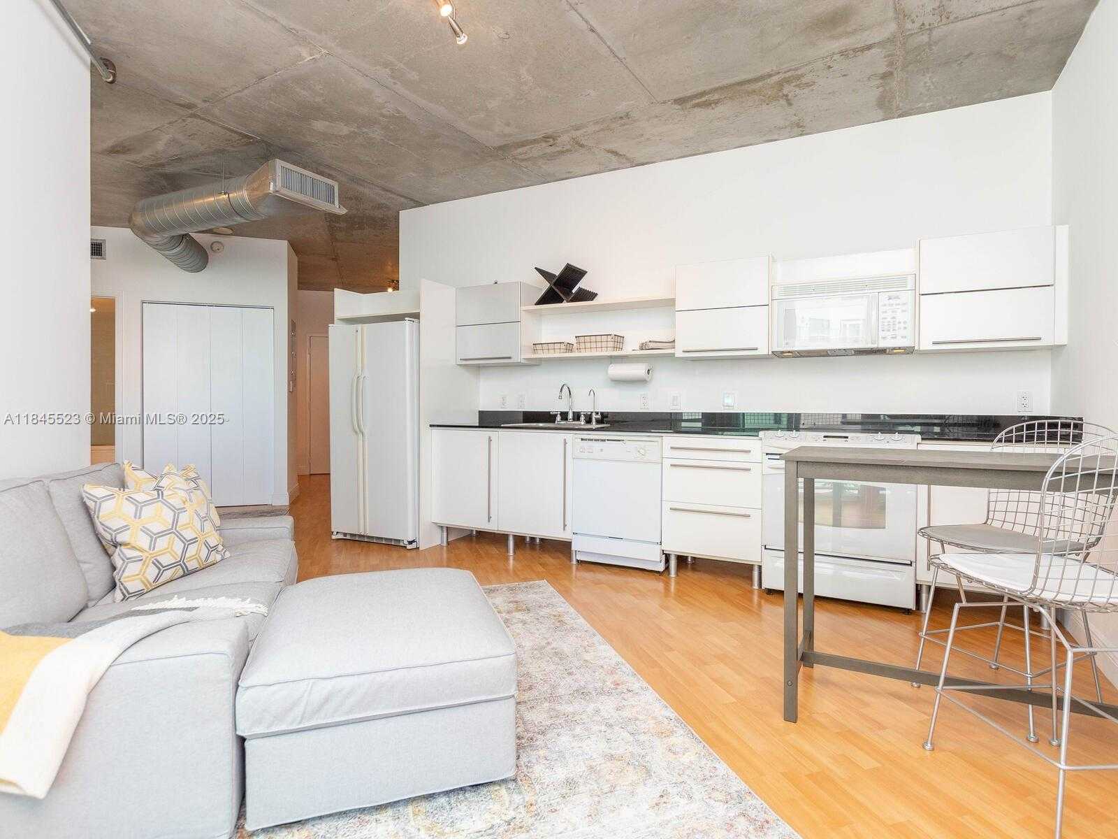 Small Image of 690 SOUTH WEST 1 CT #1127, Miami Number 24