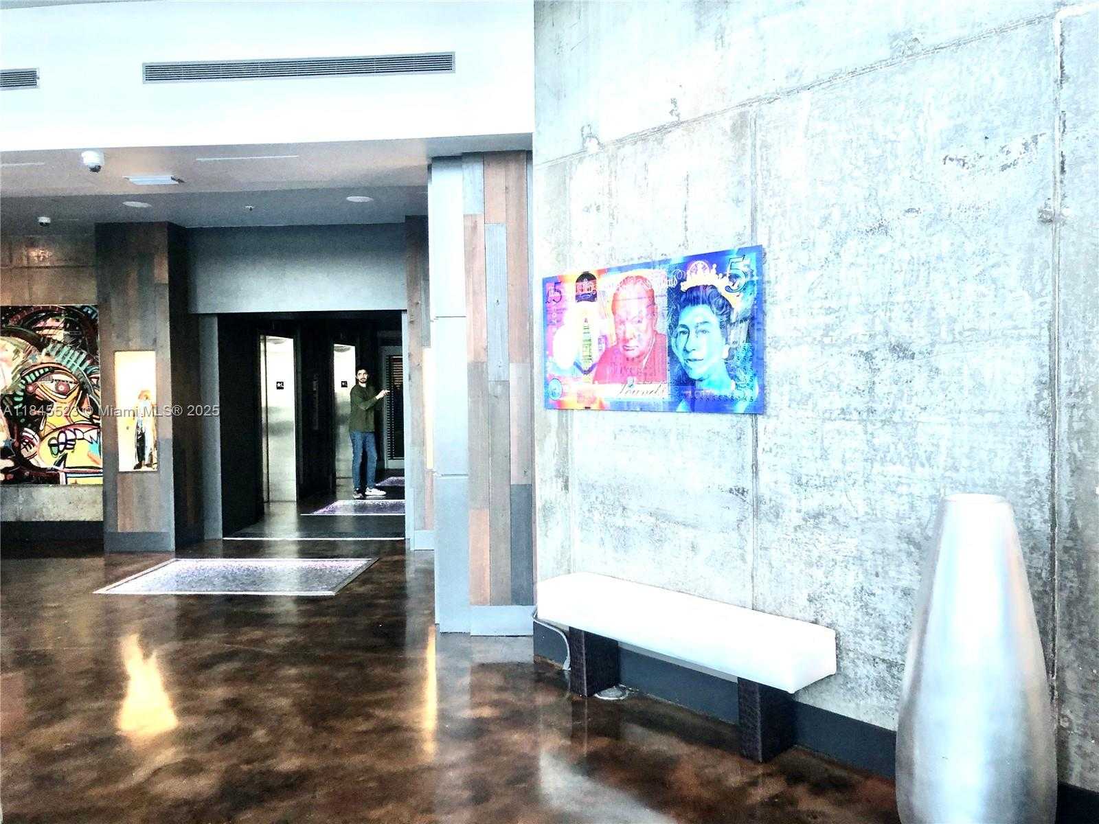 Small Image of 690 SOUTH WEST 1 CT #1127, Miami Number 29