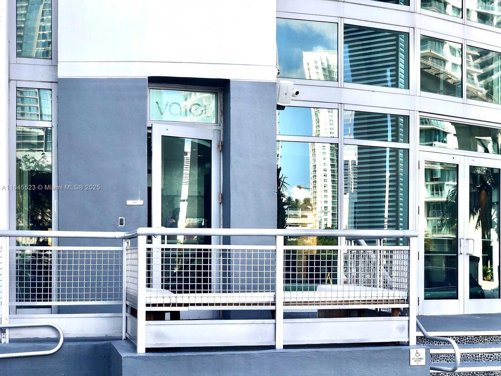 Small Image of 690 SOUTH WEST 1 CT #1127, Miami Number 38