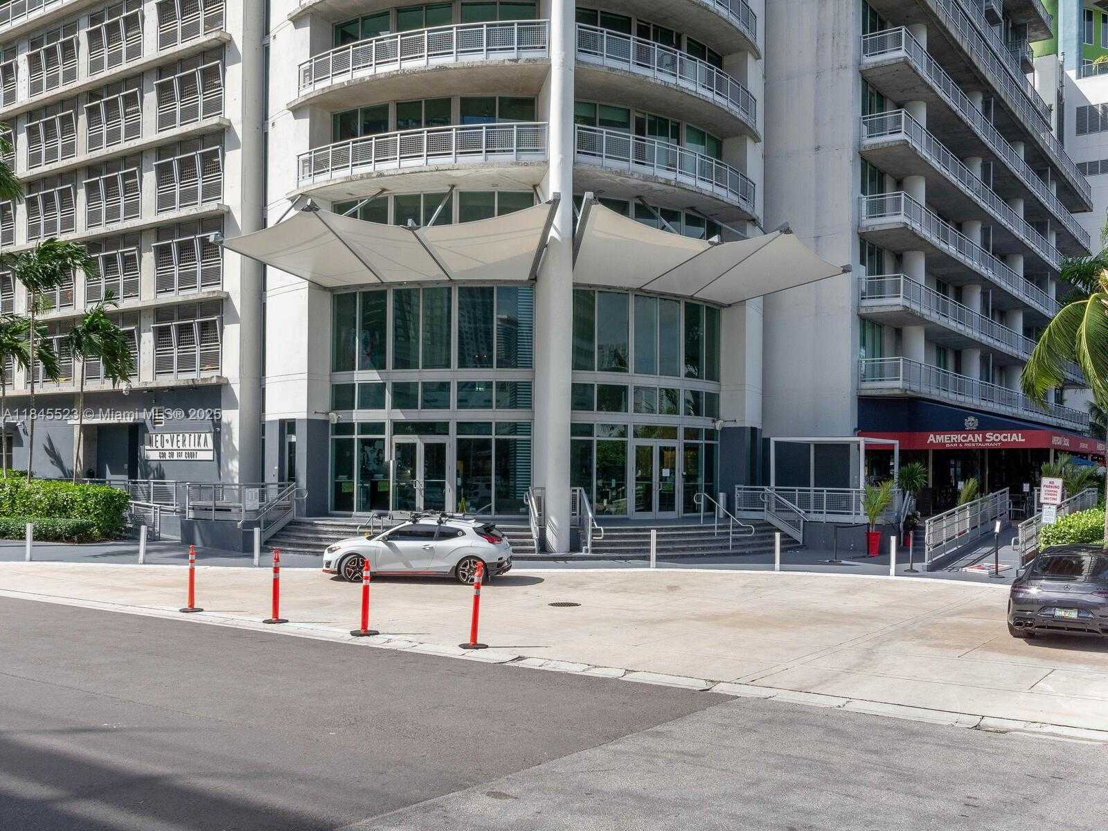 Small Image of 690 SOUTH WEST 1 CT #1127, Miami Number 39