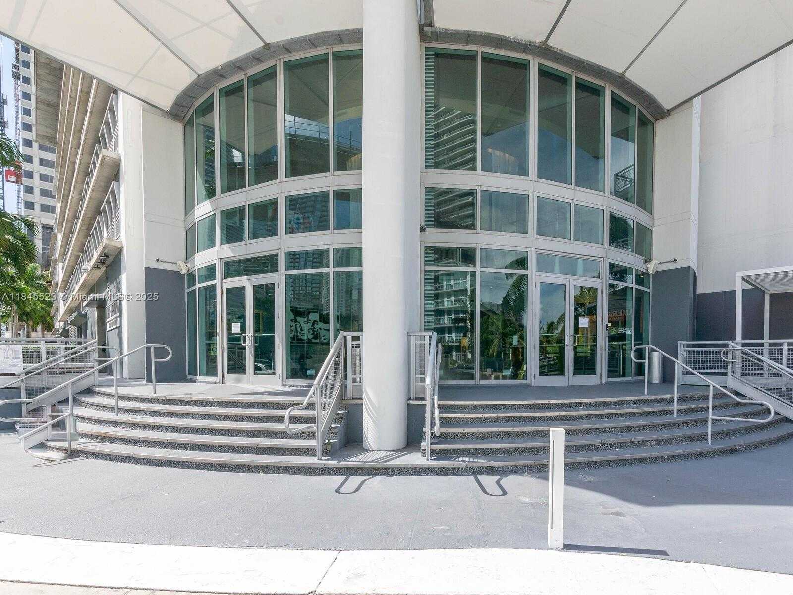 Small Image of 690 SOUTH WEST 1 CT #1127, Miami Number 40