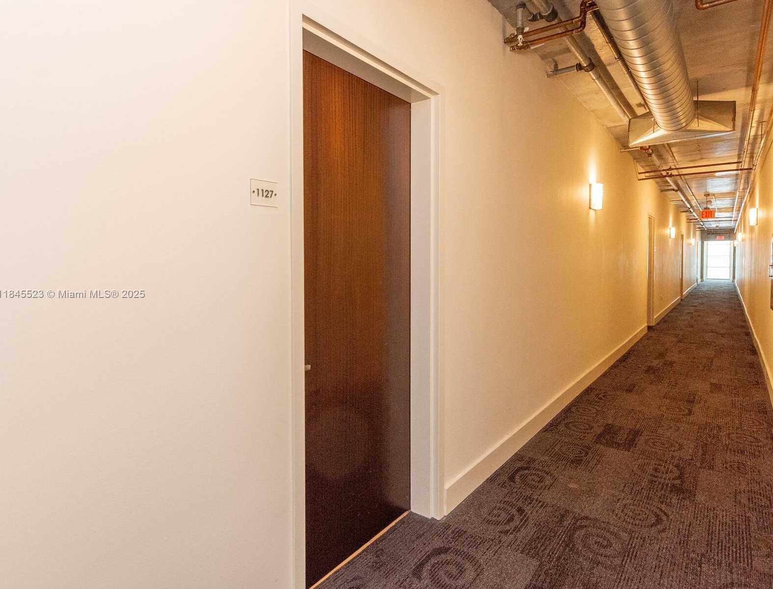 Small Image of 690 SOUTH WEST 1 CT #1127, Miami Number 41