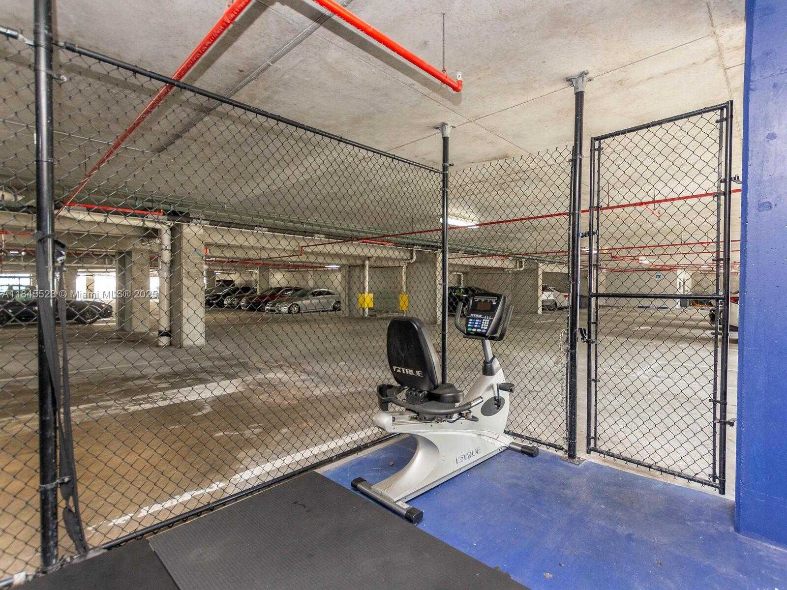 Small Image of 690 SOUTH WEST 1 CT #1127, Miami Number 49