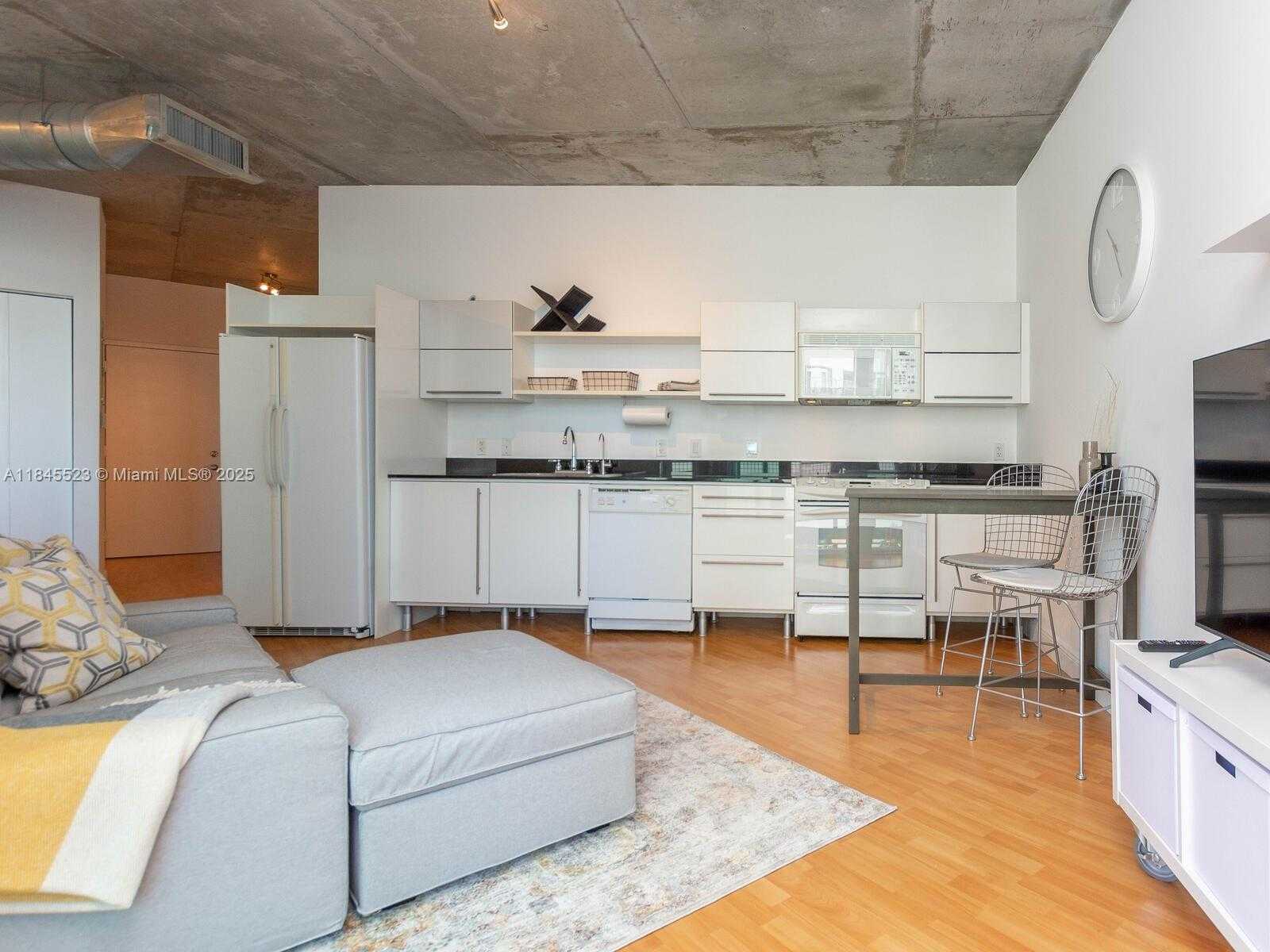 Small Image of 690 SOUTH WEST 1 CT #1127, Miami Number 6