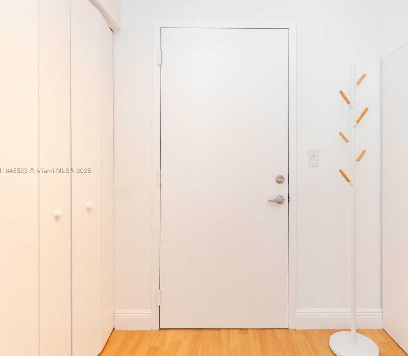 Small Image of 690 SOUTH WEST 1 CT #1127, Miami Number 9