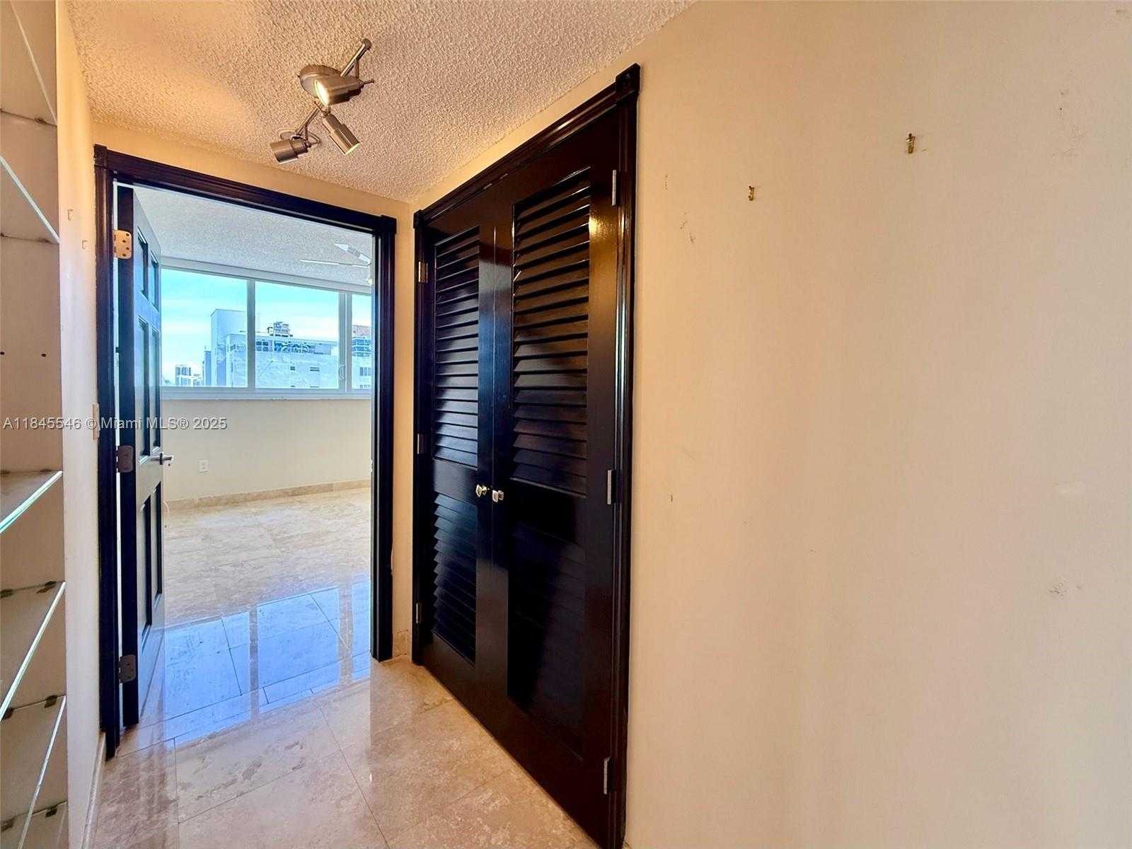 Small Image of 6422 COLLINS AVE #1403, Miami Beach Number 21