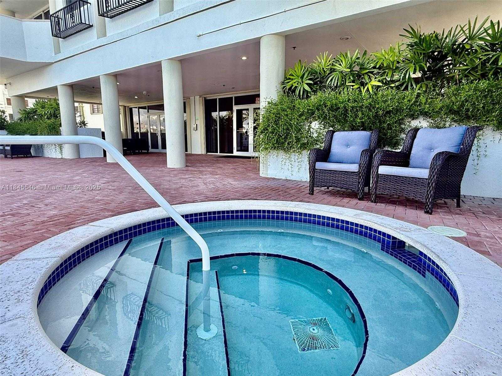 Small Image of 6422 COLLINS AVE #1403, Miami Beach Number 31
