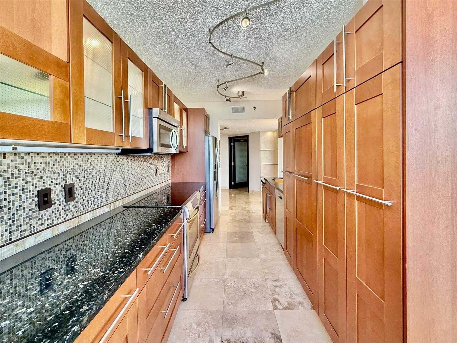 Small Image of 6422 COLLINS AVE #1403, Miami Beach Number 7