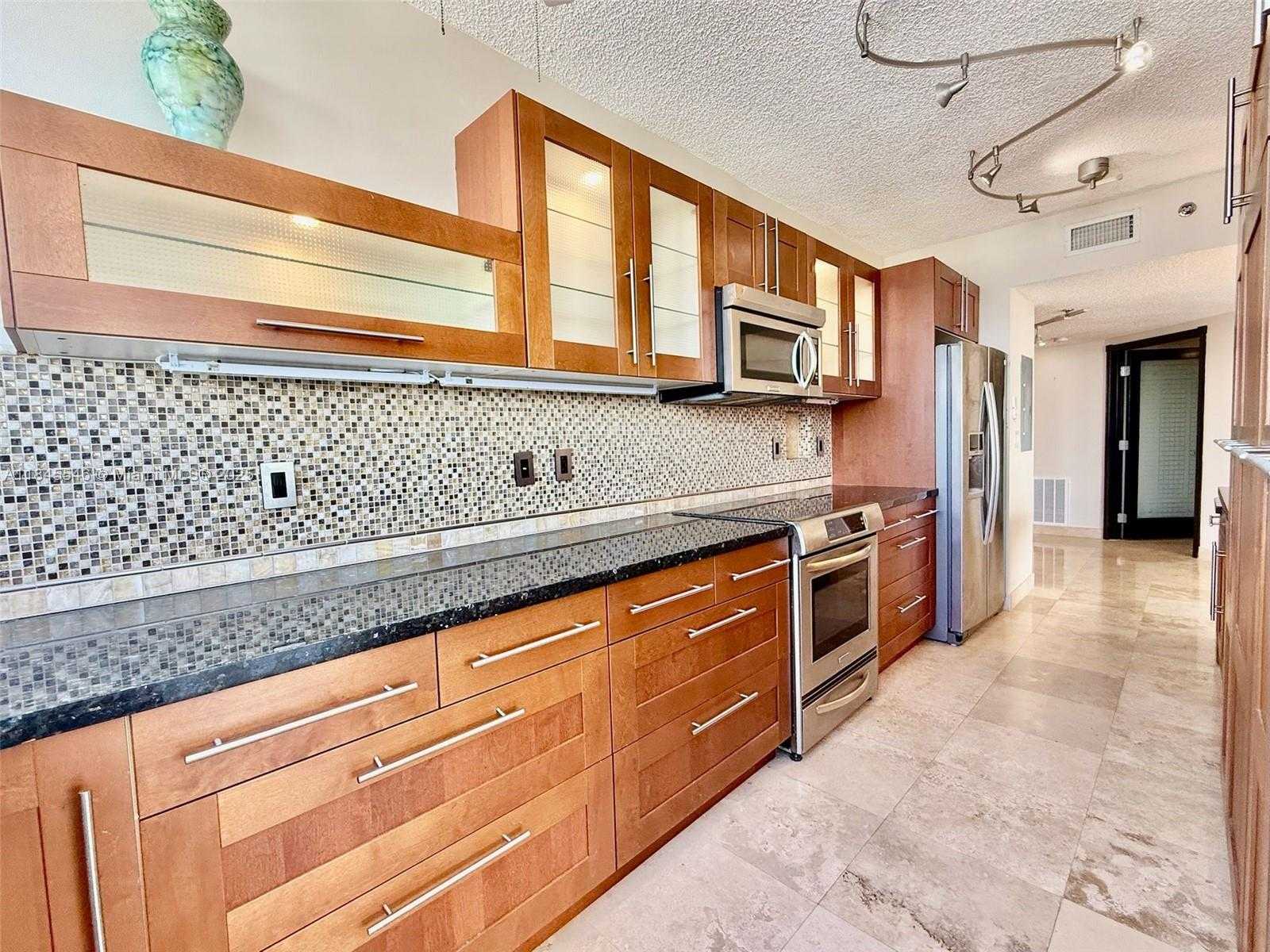 Small Image of 6422 COLLINS AVE #1403, Miami Beach Number 8