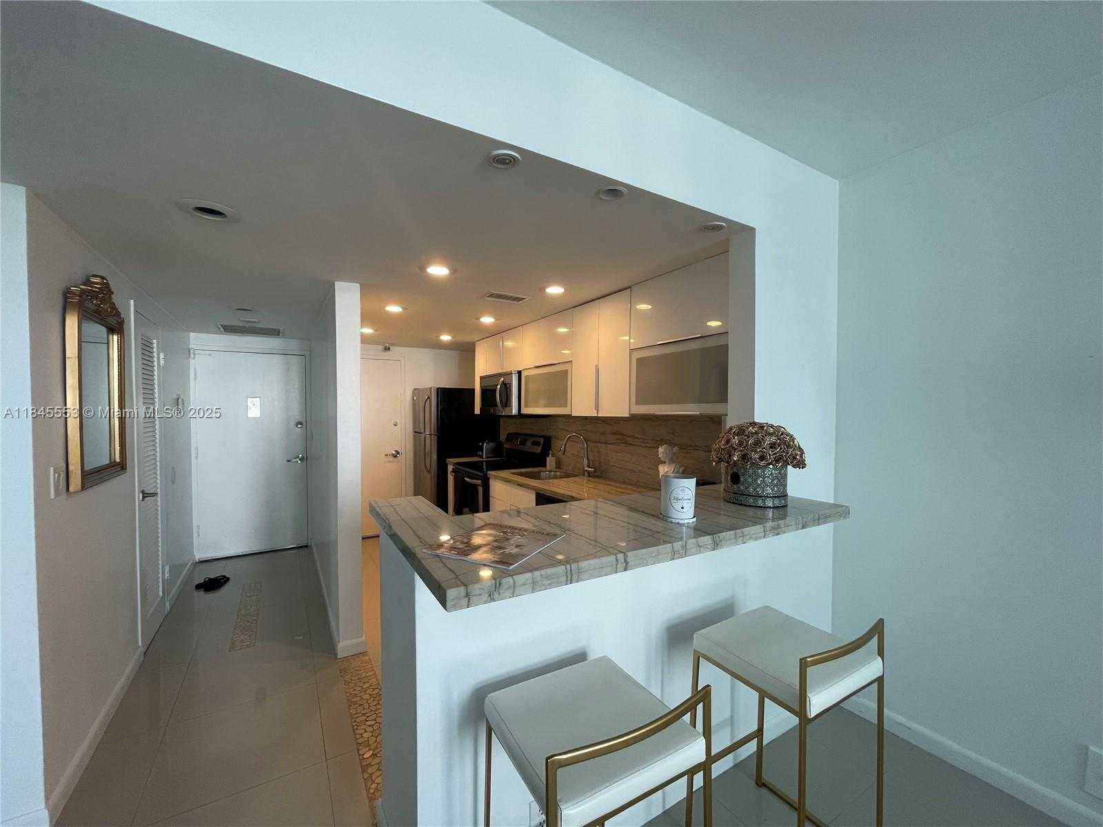 Small Image of 1000 WEST AVE #622, Miami Beach Number 11
