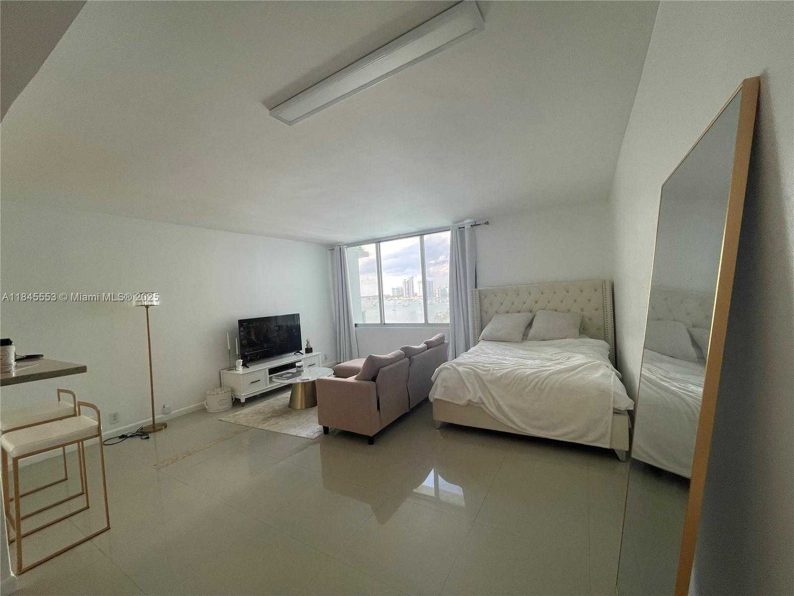 Small Image of 1000 WEST AVE #622, Miami Beach Number 14