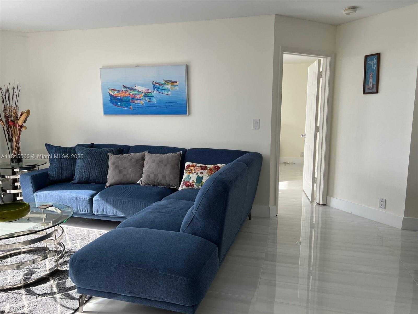 Small Image of 3530 MYSTIC POINTE DR #1903, Aventura Number 15