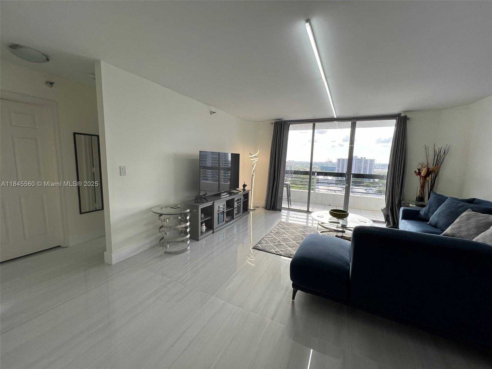 Small Image of 3530 MYSTIC POINTE DR #1903, Aventura Number 16