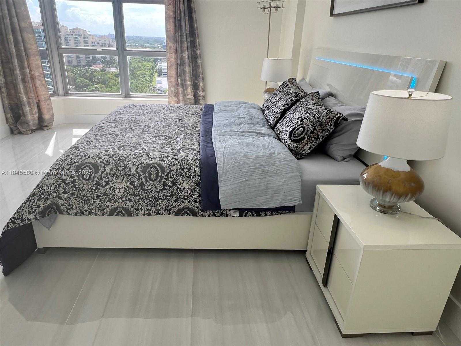 Small Image of 3530 MYSTIC POINTE DR #1903, Aventura Number 27