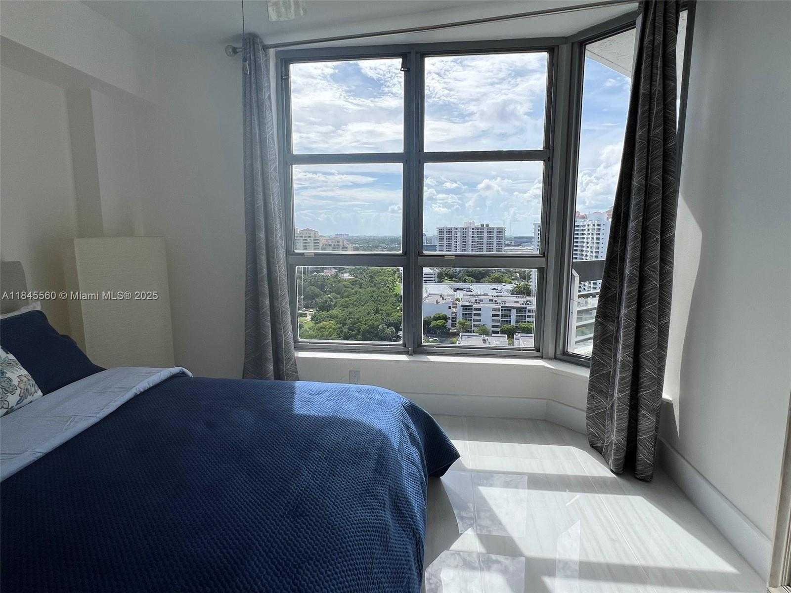 Small Image of 3530 MYSTIC POINTE DR #1903, Aventura Number 35