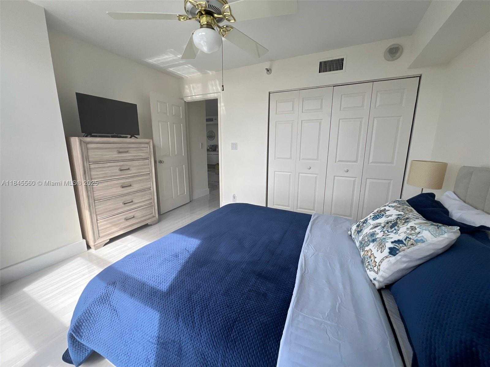 Small Image of 3530 MYSTIC POINTE DR #1903, Aventura Number 36