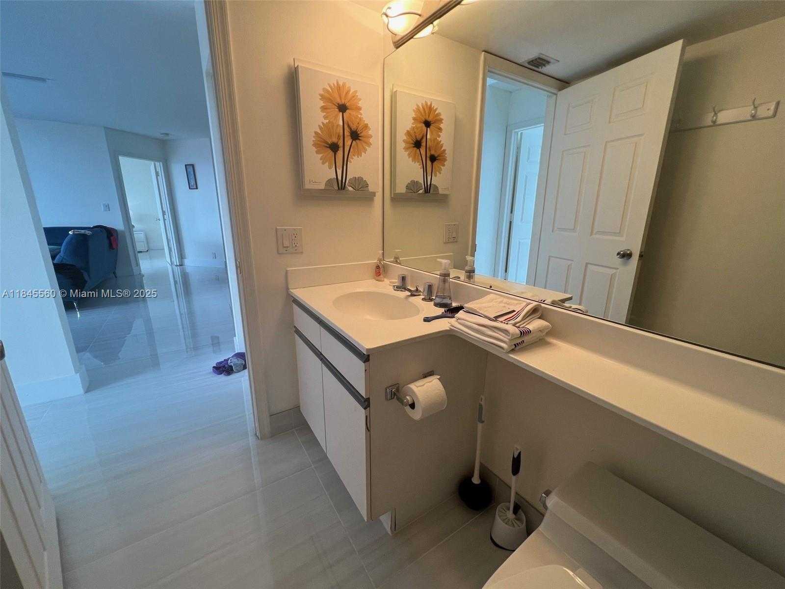 Small Image of 3530 MYSTIC POINTE DR #1903, Aventura Number 44