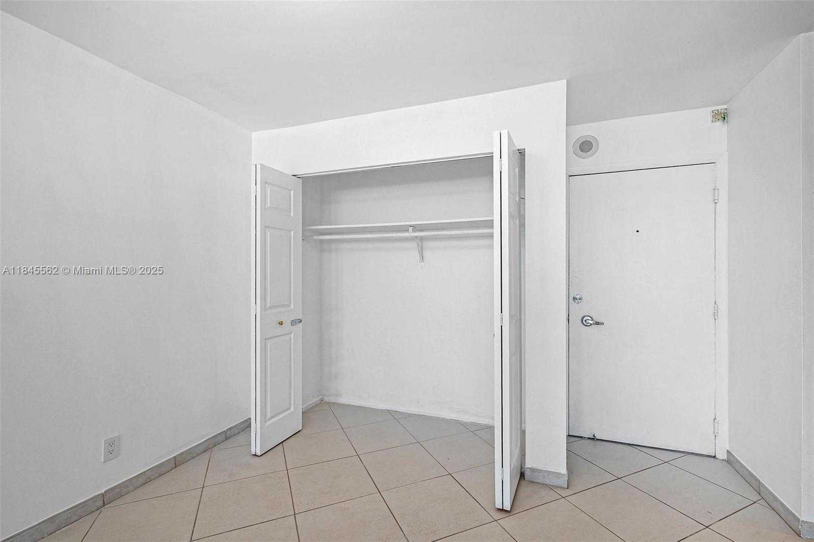 Small Image of 6770 INDIAN CREEK DR #11T, Miami Beach Number 11