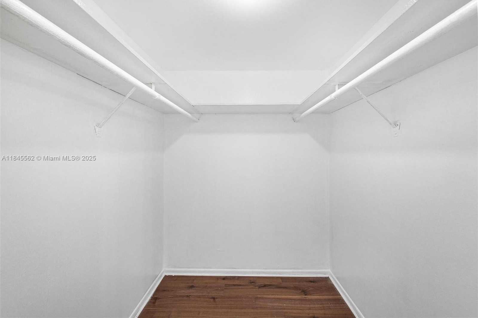 Small Image of 6770 INDIAN CREEK DR #11T, Miami Beach Number 16