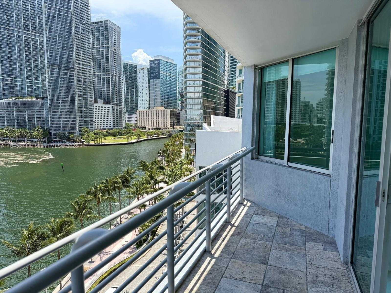 Small Image of 325 SOUTH BISCAYNE BLVD #819, Miami Number 2