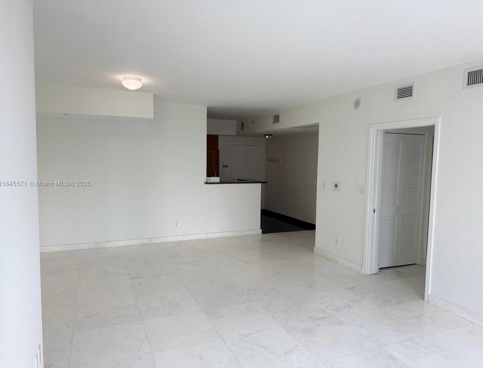 Small Image of 325 SOUTH BISCAYNE BLVD #819, Miami Number 5