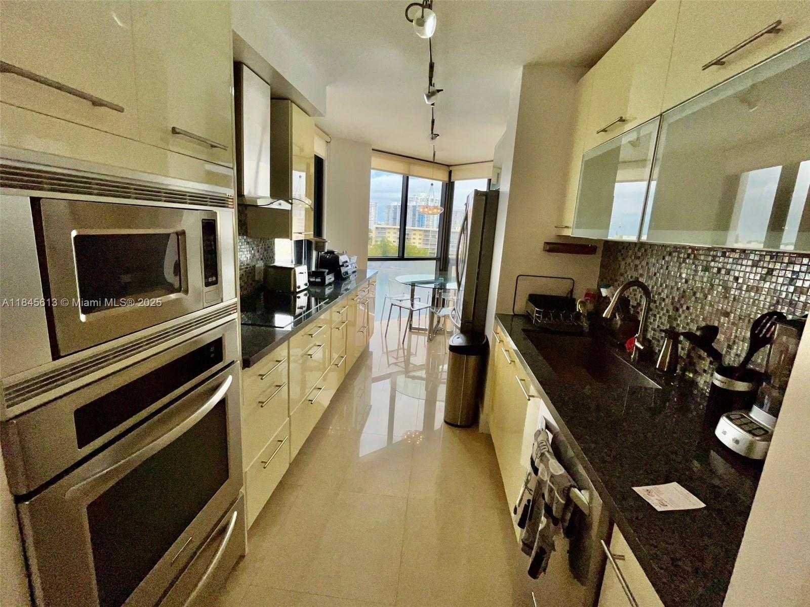 Small Image of 1000 ISLAND BLVD #610, Aventura Number 11