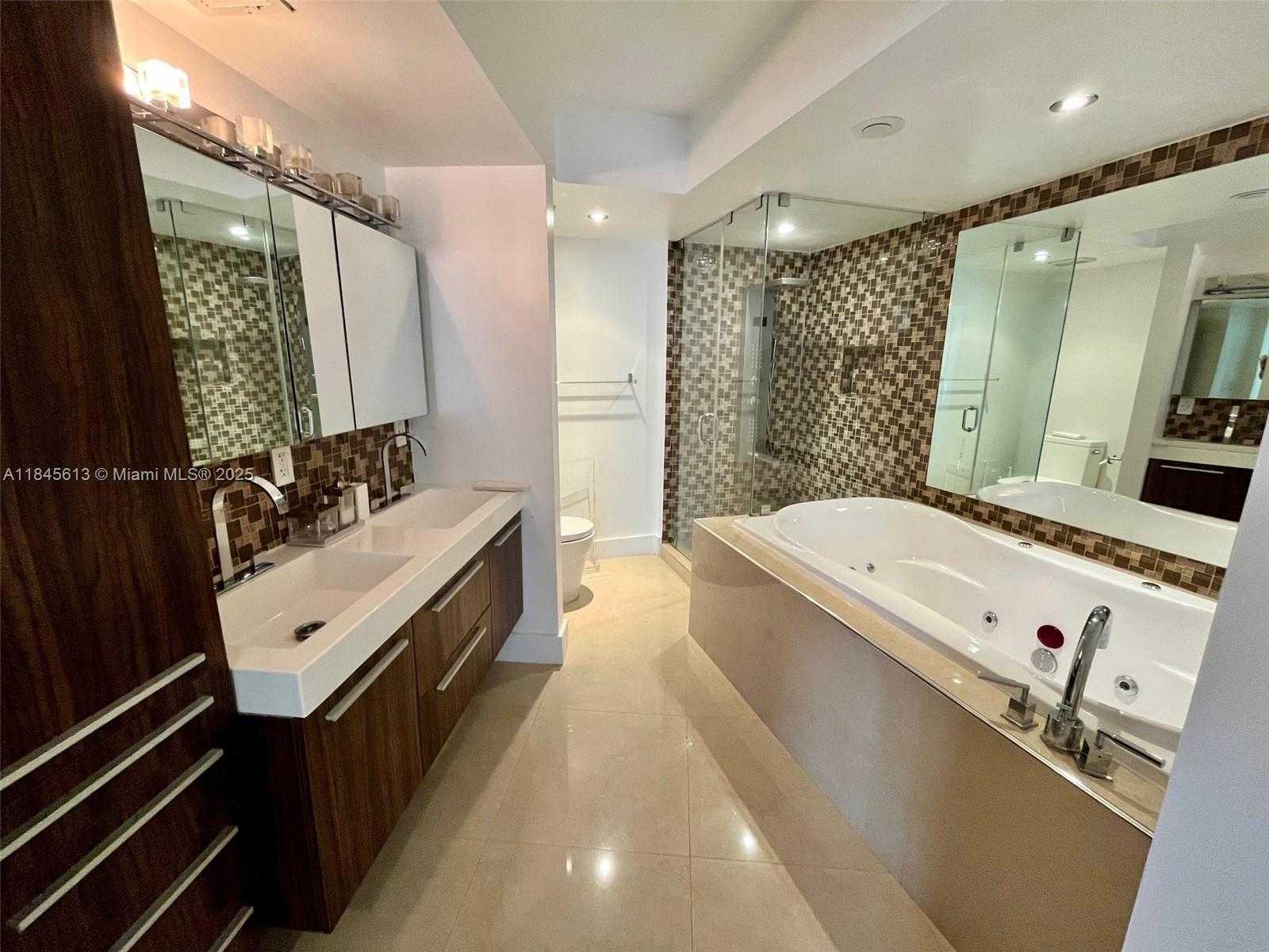 Small Image of 1000 ISLAND BLVD #610, Aventura Number 17