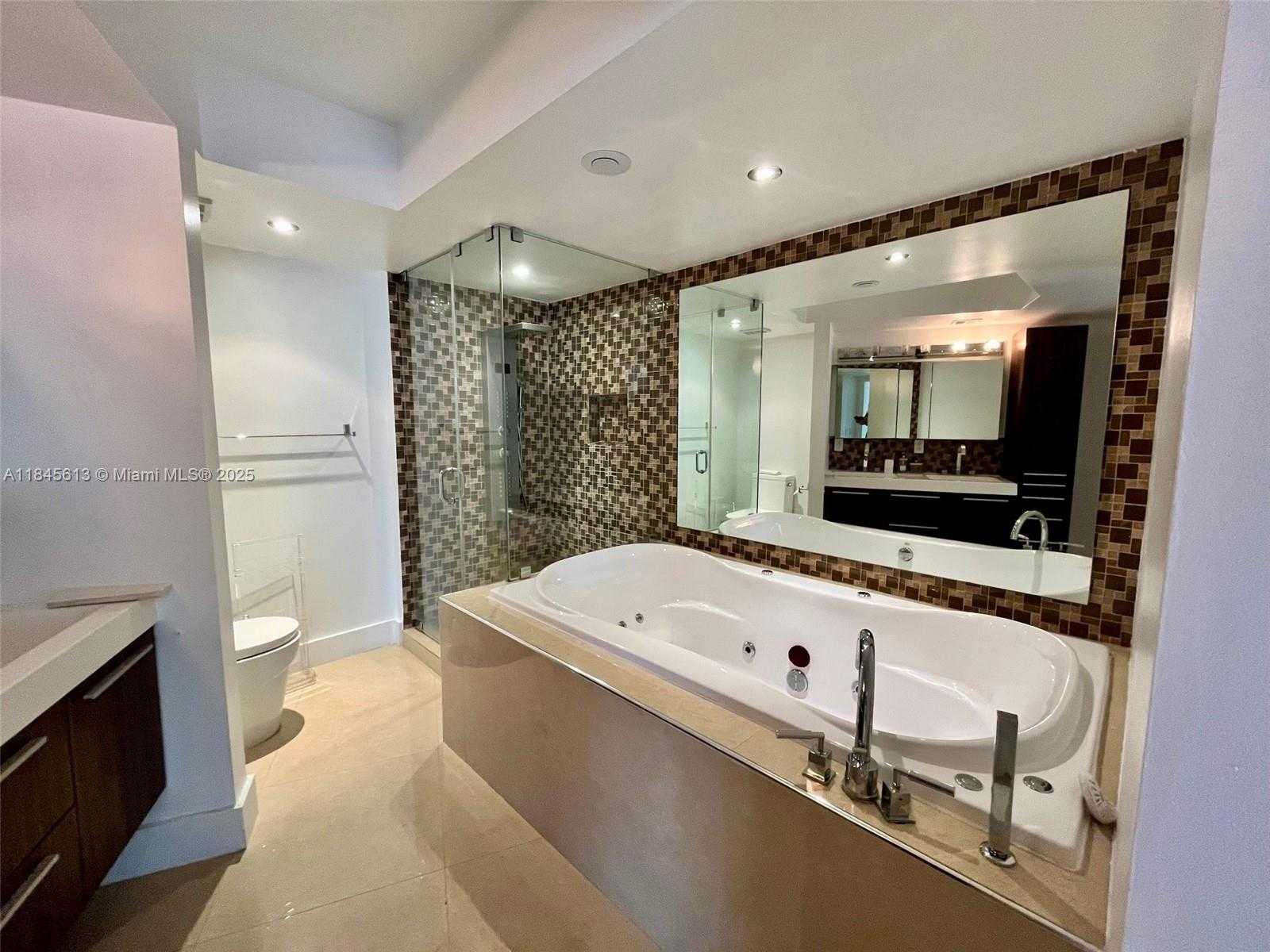 Small Image of 1000 ISLAND BLVD #610, Aventura Number 19