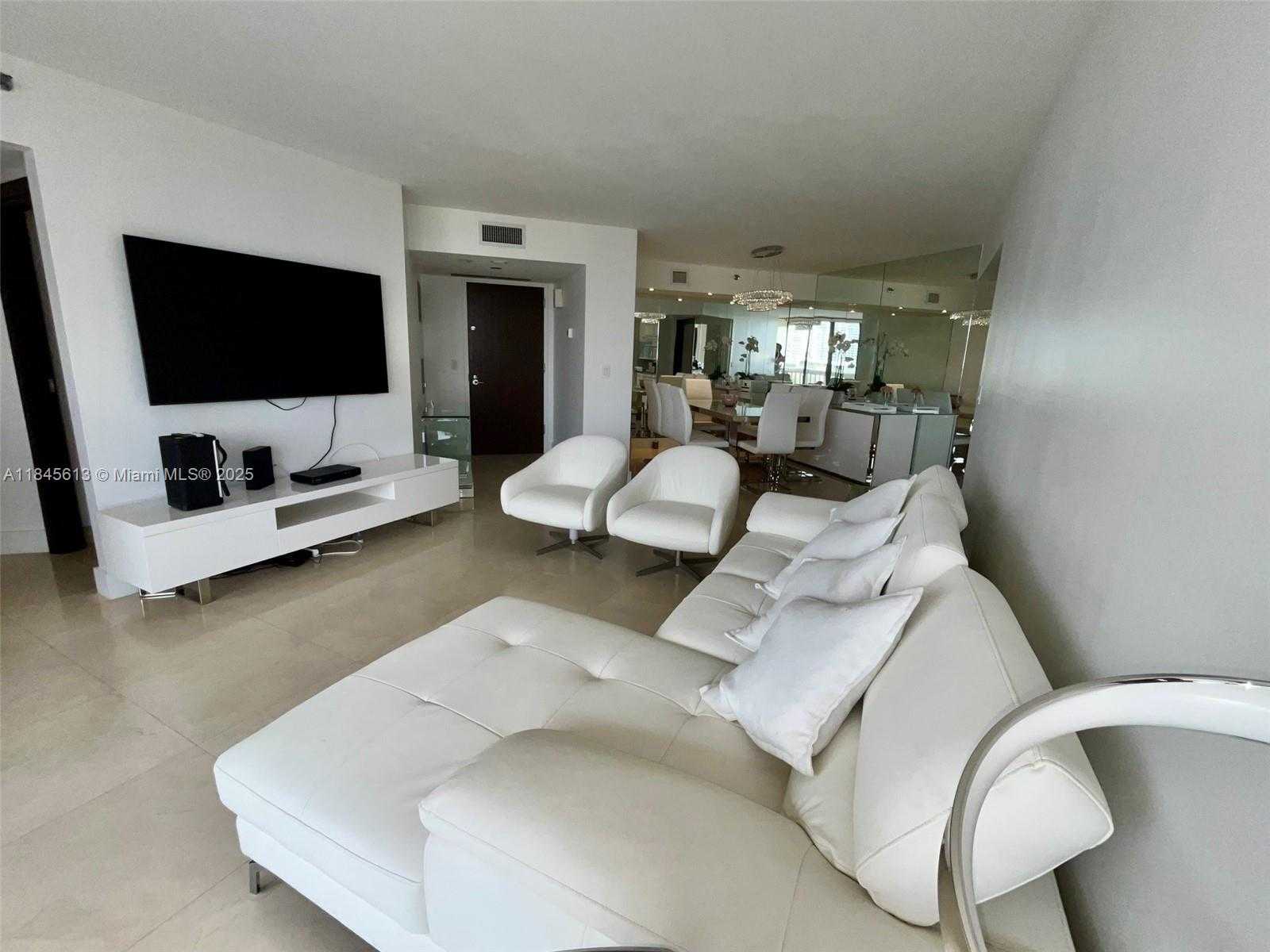 Small Image of 1000 ISLAND BLVD #610, Aventura Number 2