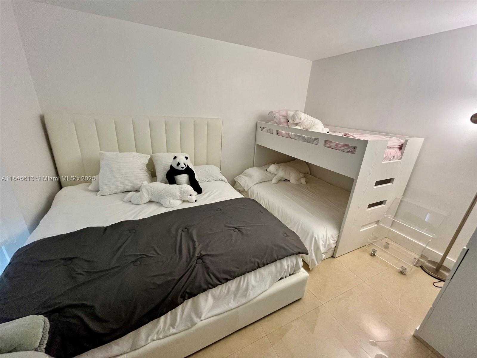Small Image of 1000 ISLAND BLVD #610, Aventura Number 23