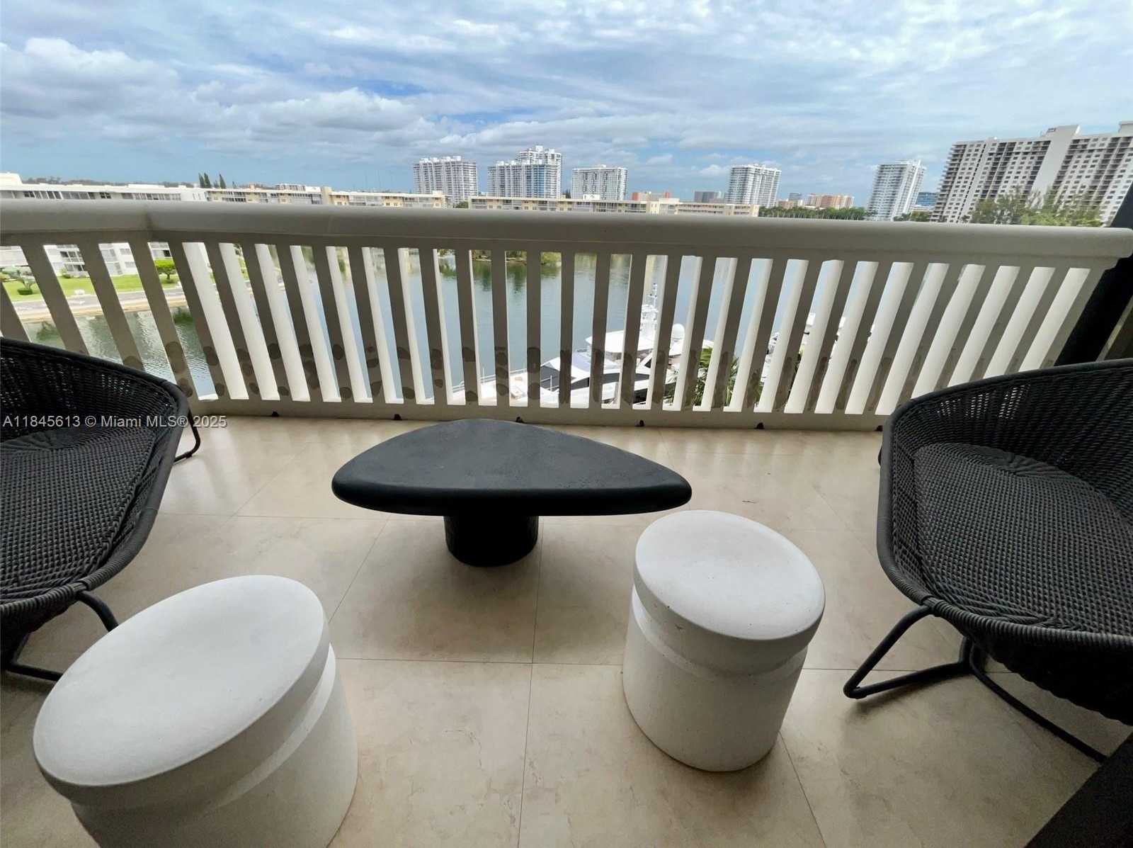 Small Image of 1000 ISLAND BLVD #610, Aventura Number 4
