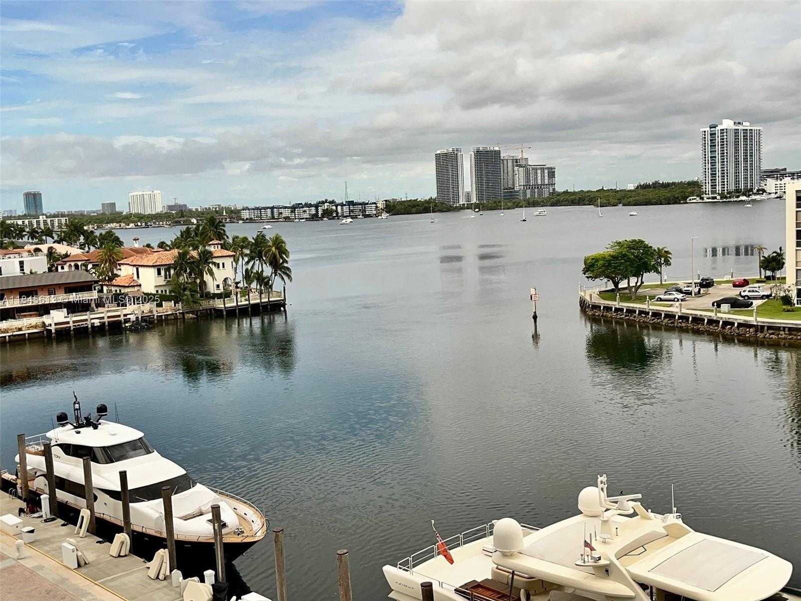 Small Image of 1000 ISLAND BLVD #610, Aventura Number 7