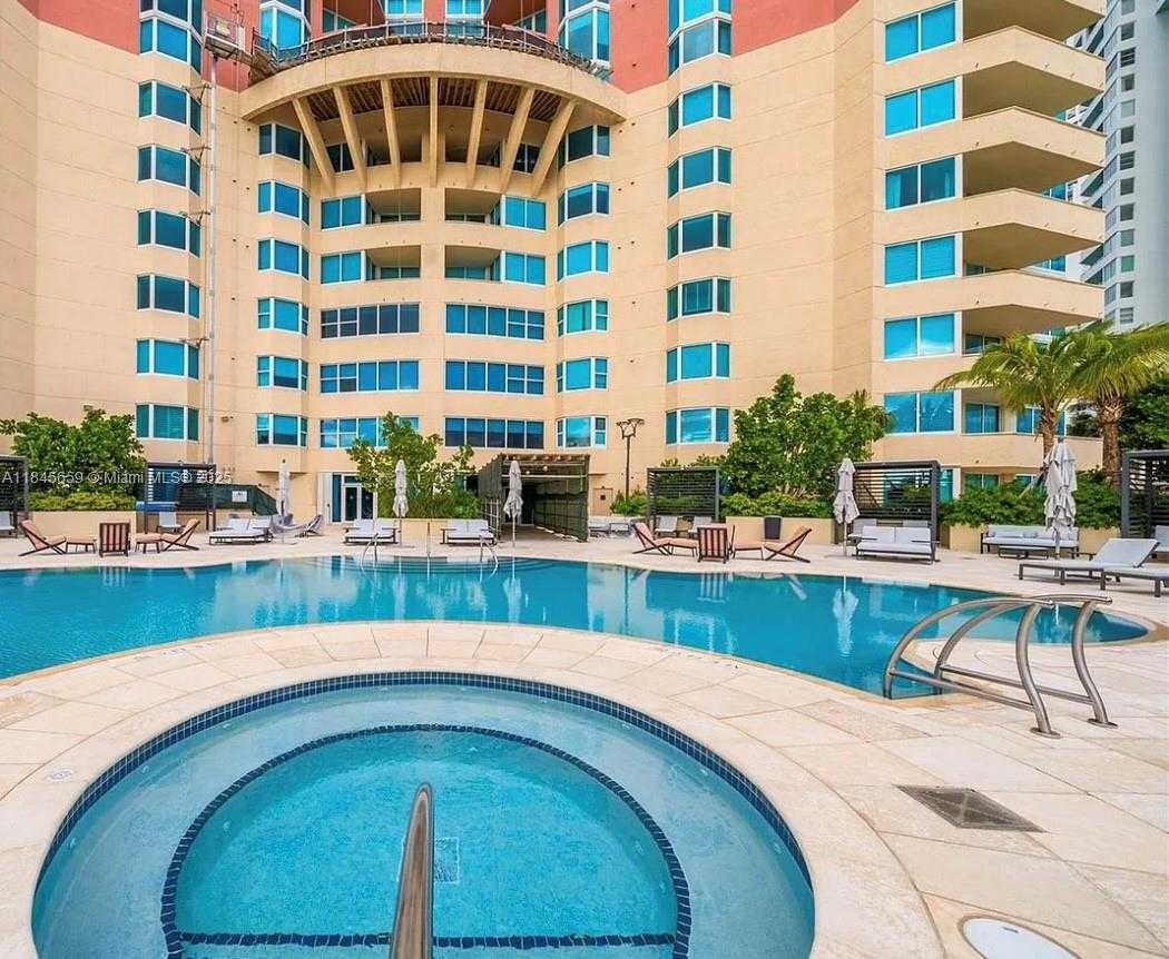 Small Image of 300 SOUTH POINTE DR #1901, Miami Beach Number 16