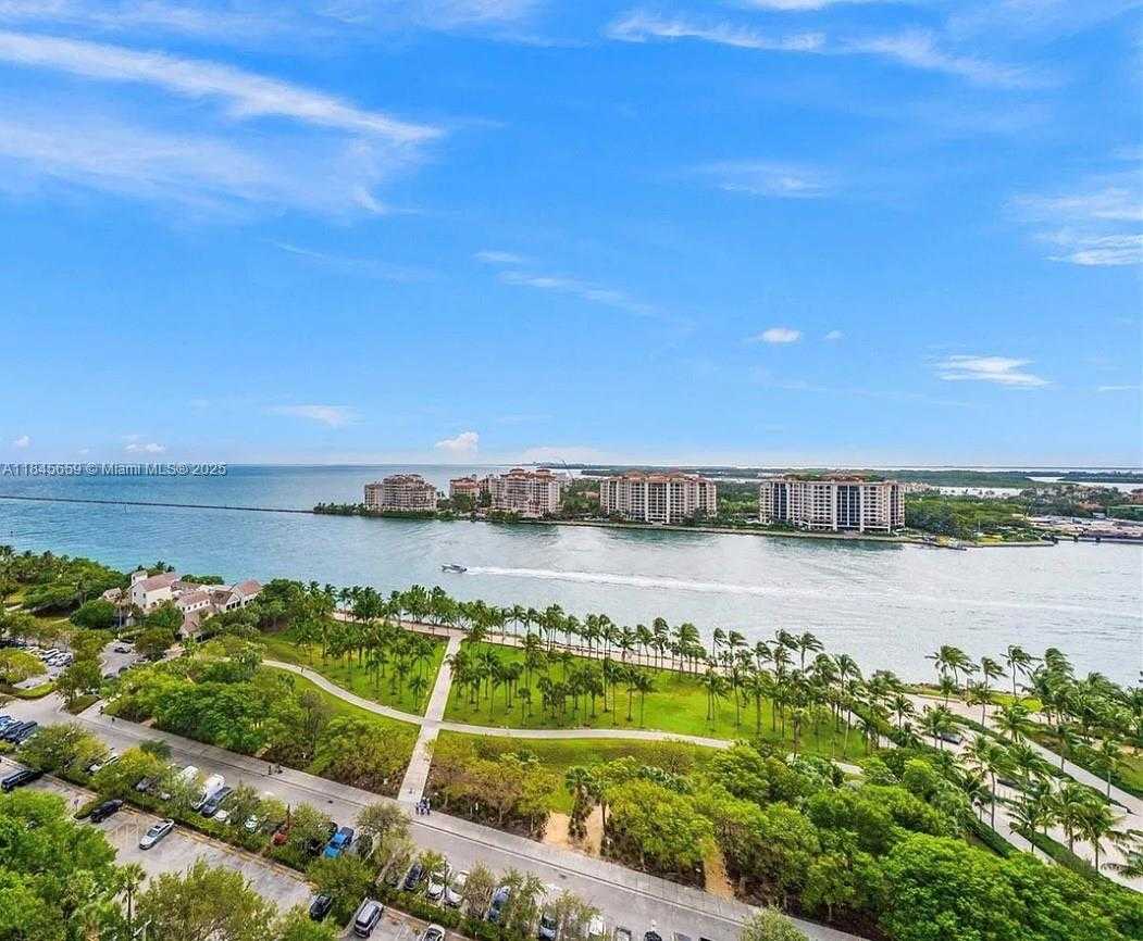 Small Image of 300 SOUTH POINTE DR #1901, Miami Beach Number 2