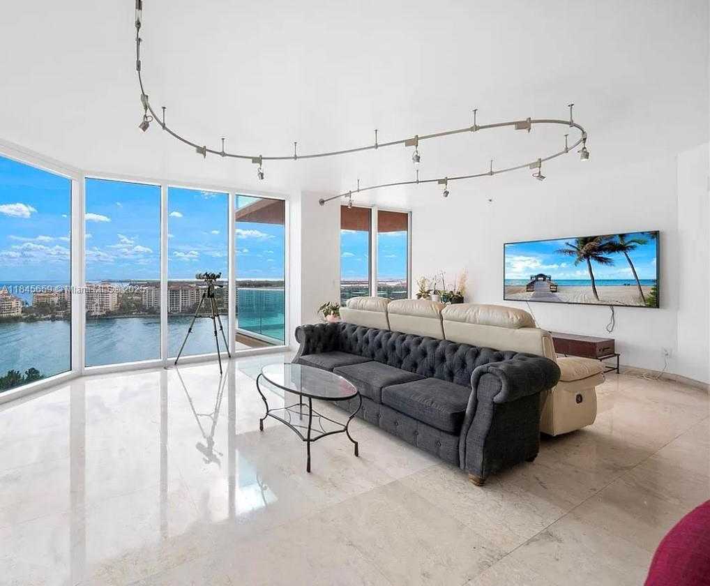 Small Image of 300 SOUTH POINTE DR #1901, Miami Beach Number 21