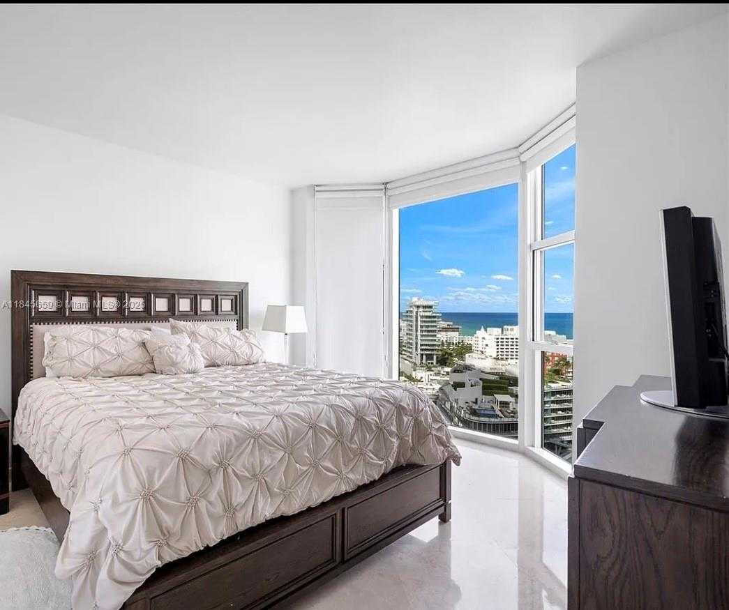 Small Image of 300 SOUTH POINTE DR #1901, Miami Beach Number 24