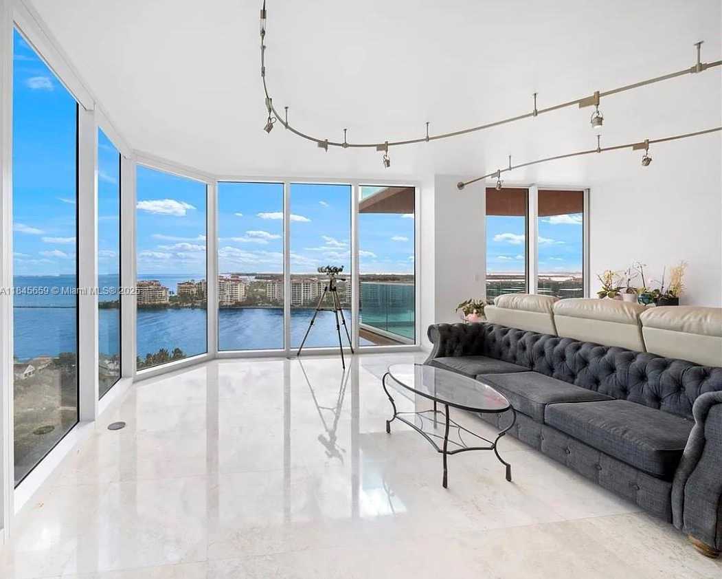 Small Image of 300 SOUTH POINTE DR #1901, Miami Beach Number 27