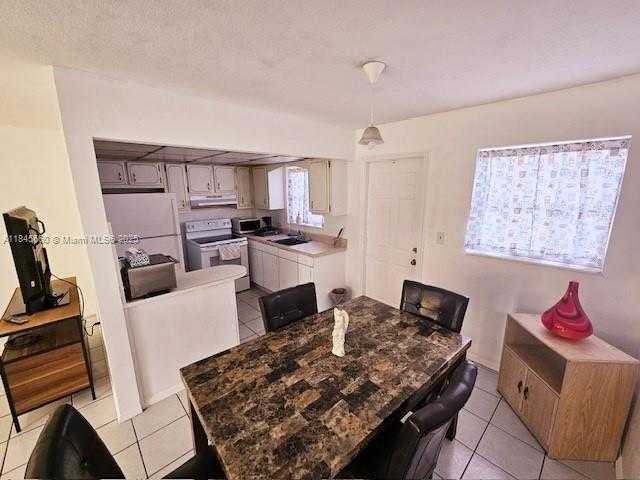 Small Image of 5112 HOLLYWOOD BLVD #2, Hollywood Number 5