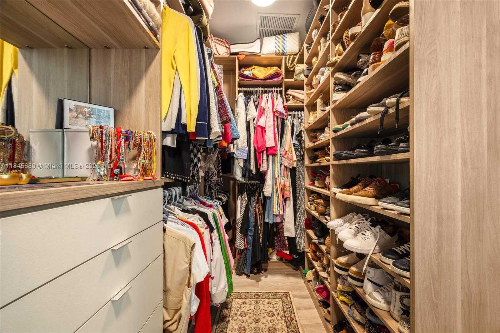 Small Image of 3442 DAY AVE #3442, Miami Number 17