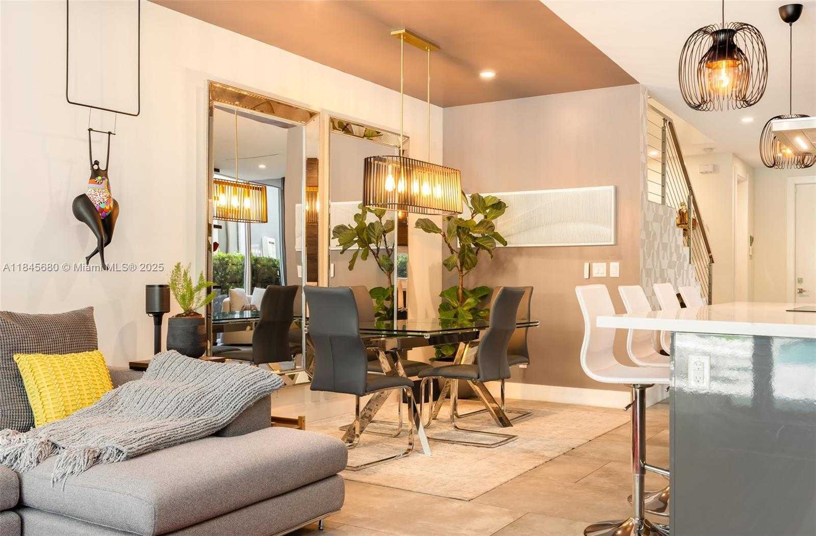 Small Image of 3442 DAY AVE #3442, Miami Number 8
