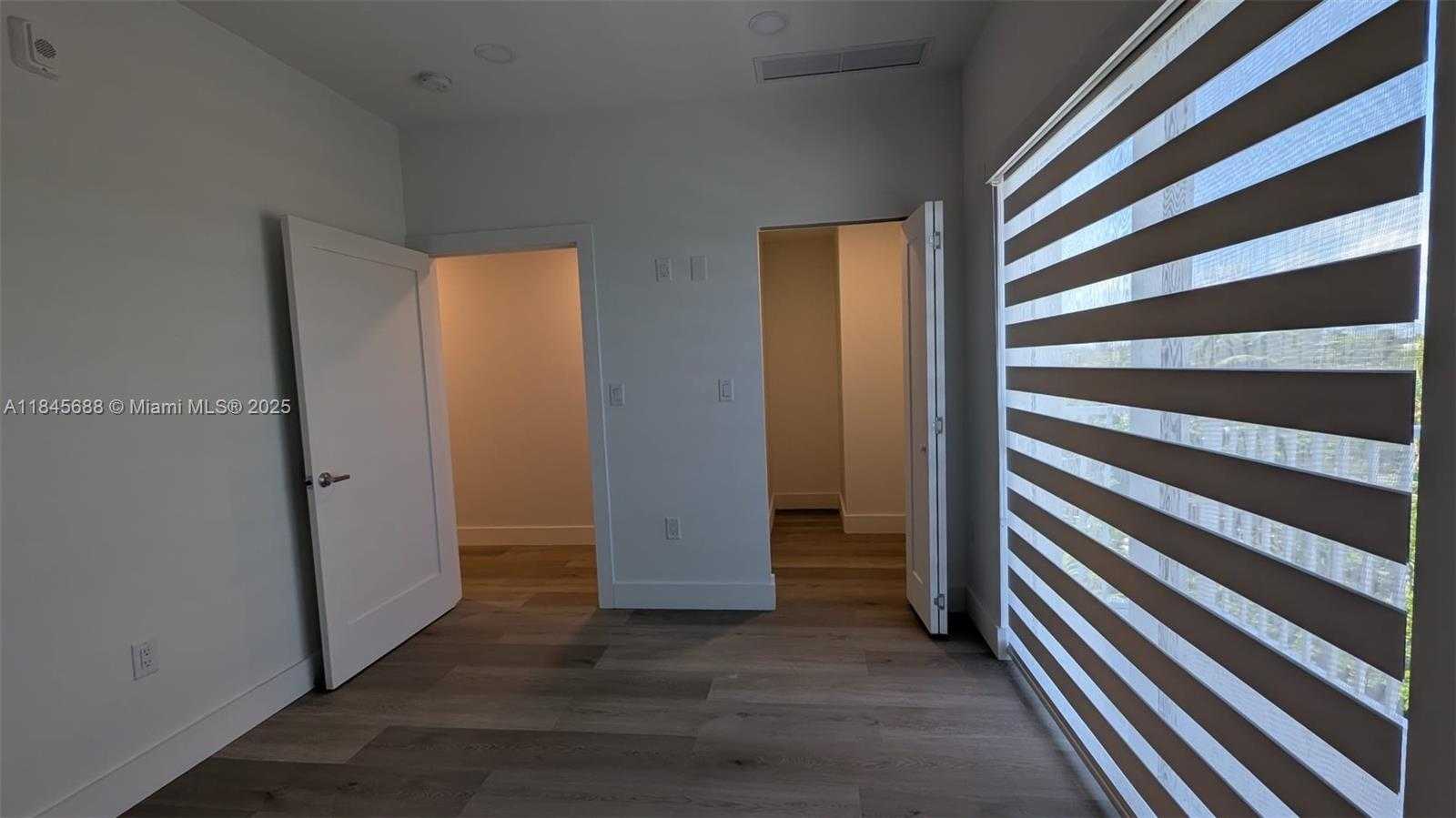 Small Image of 816 84TH ST #3, Miami Beach Number 2