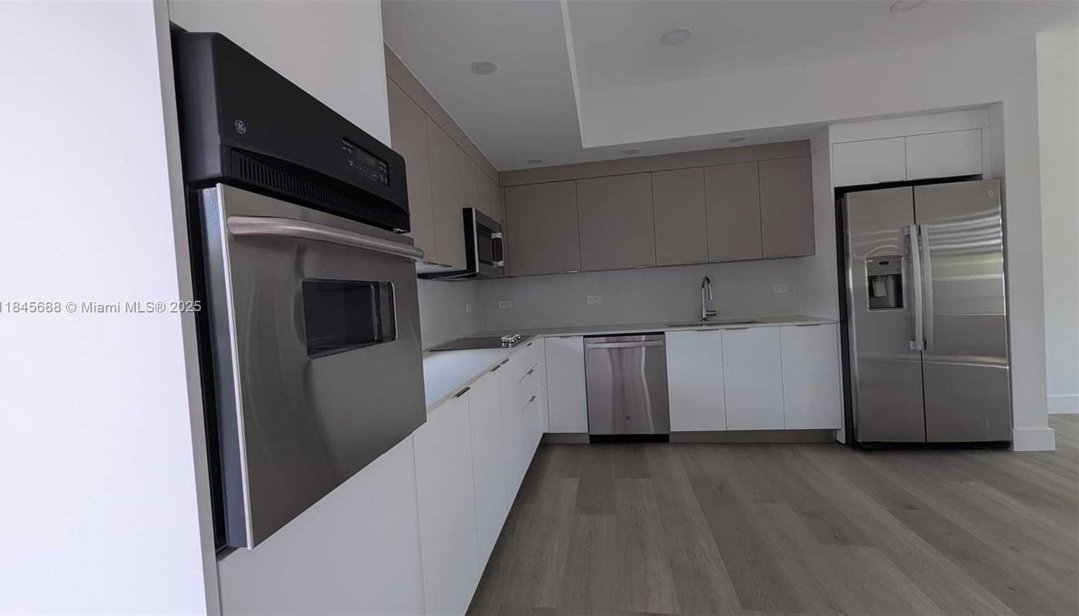 Small Image of 816 84TH ST #3, Miami Beach Number 5