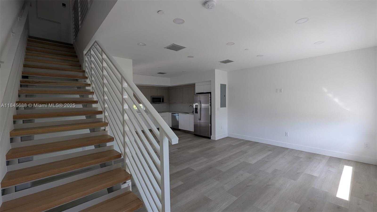 Small Image of 816 84TH ST #3, Miami Beach Number 9
