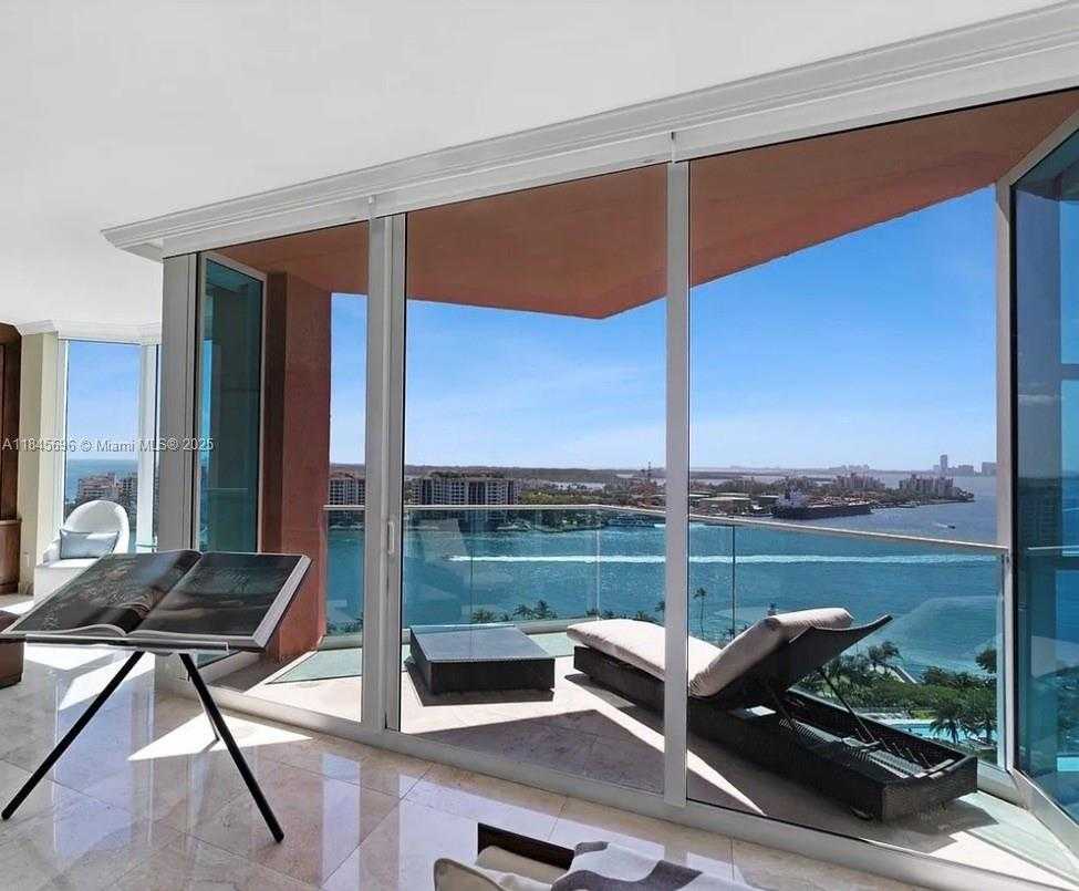 Small Image of 300 SOUTH POINTE DR #1902, Miami Beach Number 11