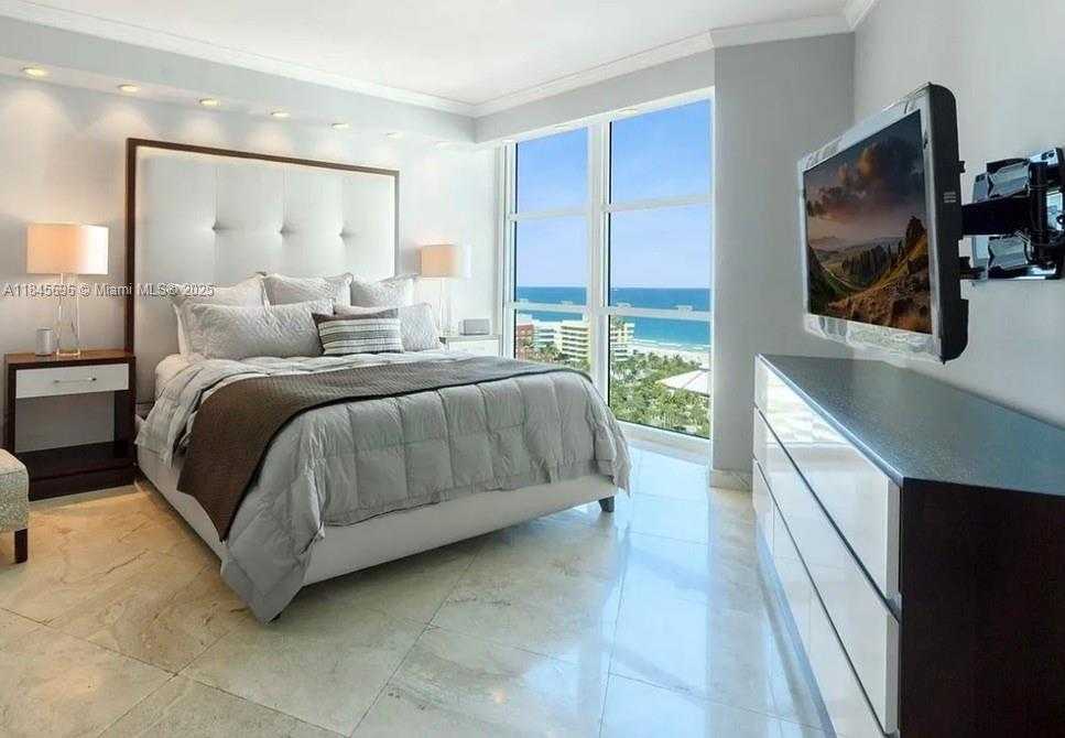 Small Image of 300 SOUTH POINTE DR #1902, Miami Beach Number 16